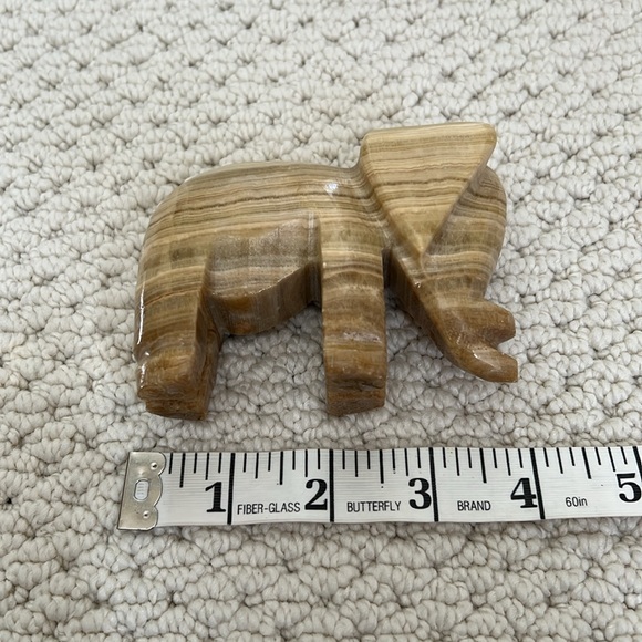 Set of 3 vintage elephant figurines - two stone and one clay - Picture 5 of 10